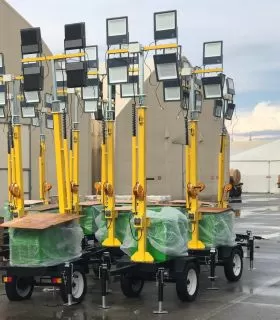 Turn de iluminat mobil cu generator diesel 10 kVA, catarg telescopic 7 metri, proiectoare LED si remorca tractabila