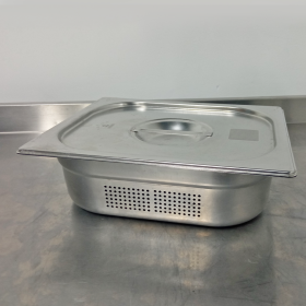 Cuva inox perforata cu capac GN 1/2-100 mm