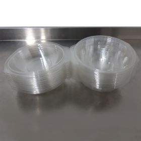 Caserola rotunda salata din plastic cu capac